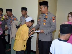 Puluhan Anak Yatim-Piatu Bukber di Polsek Tarumajaya