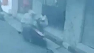 Siang Bolong, Jambret HP Beraksi di Tengah Keramaian